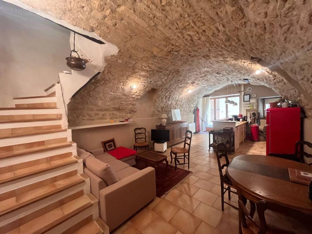 Appartement à JOUQUES