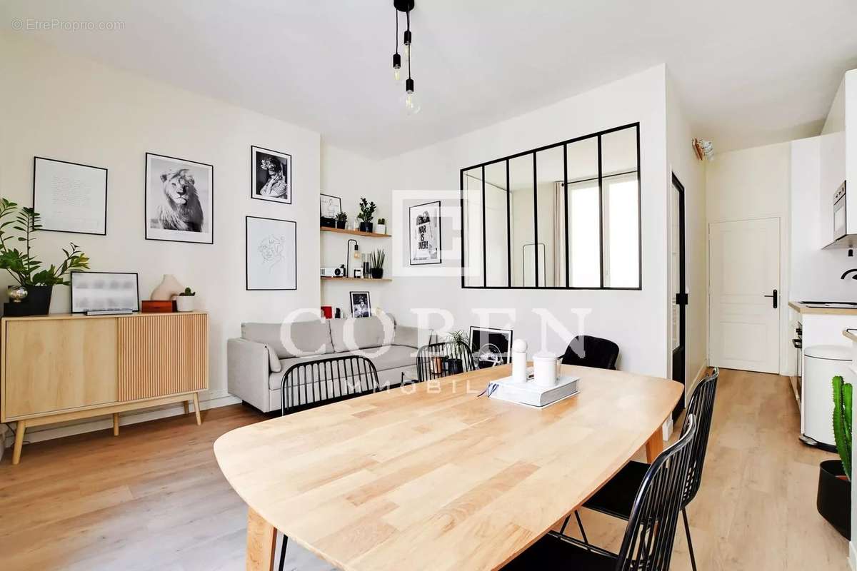 Appartement à PARIS-1E