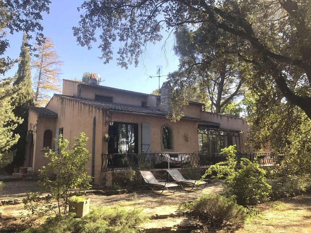 Maison à L&#039;ISLE-SUR-LA-SORGUE