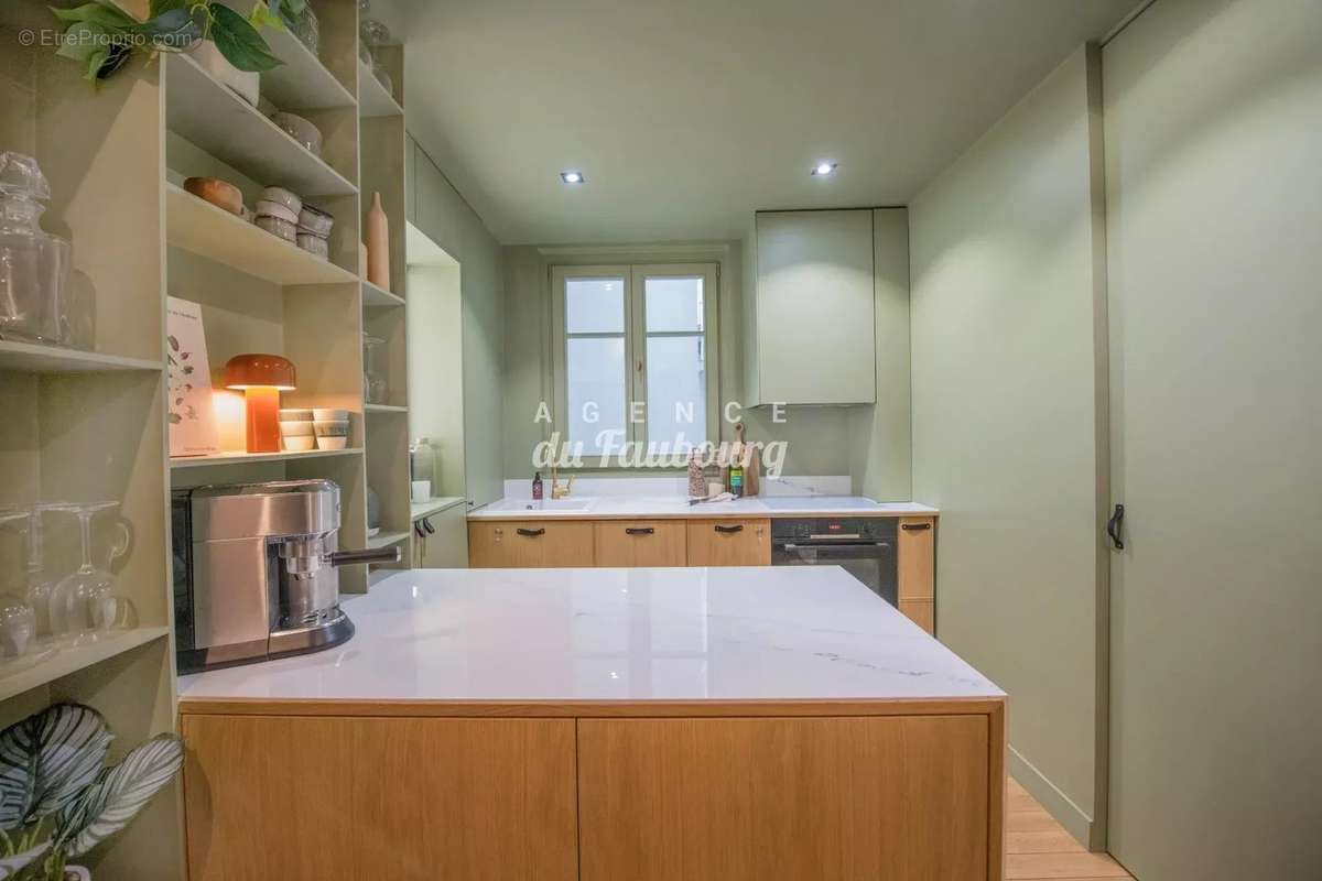 Appartement à PARIS-10E