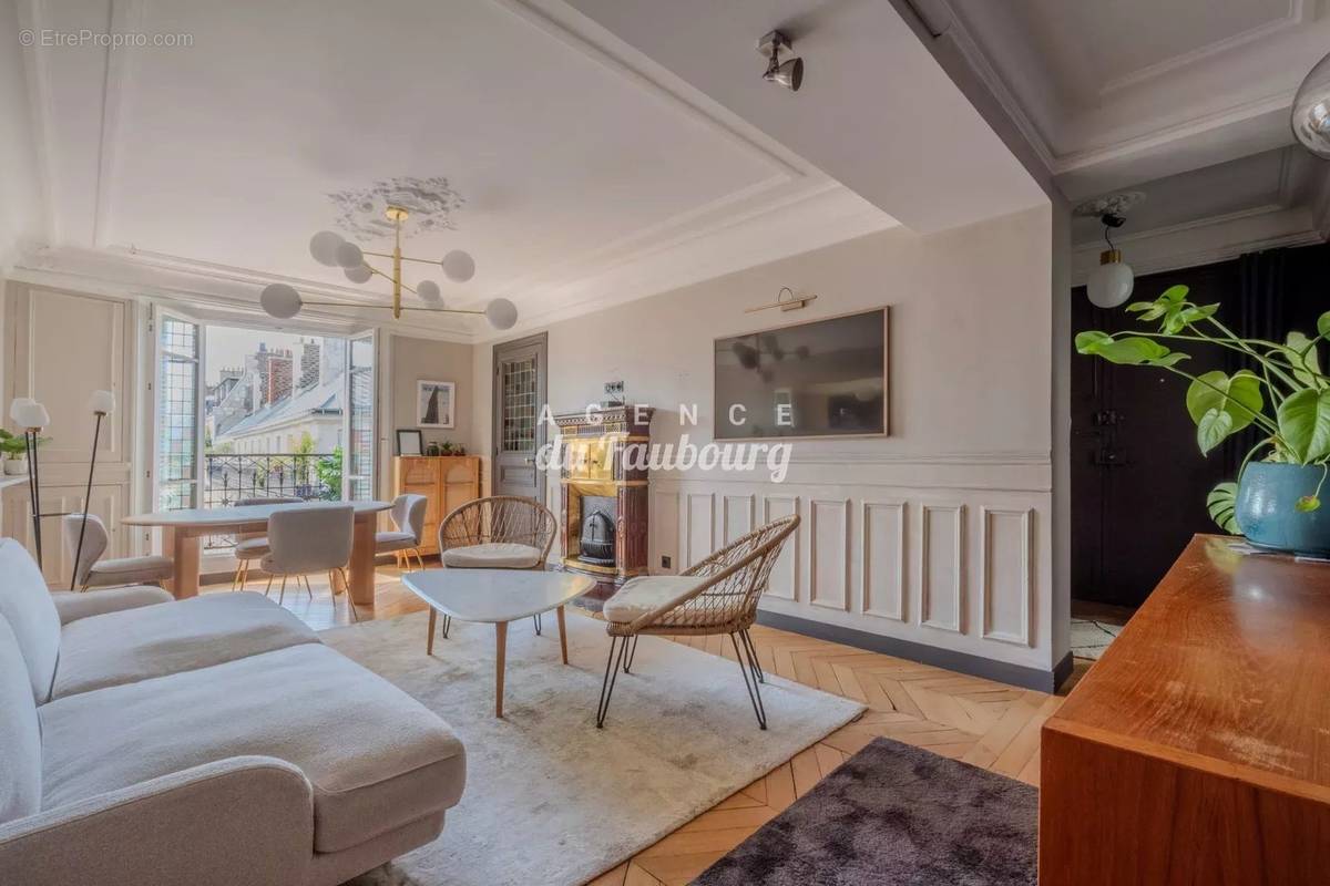 Appartement à PARIS-10E