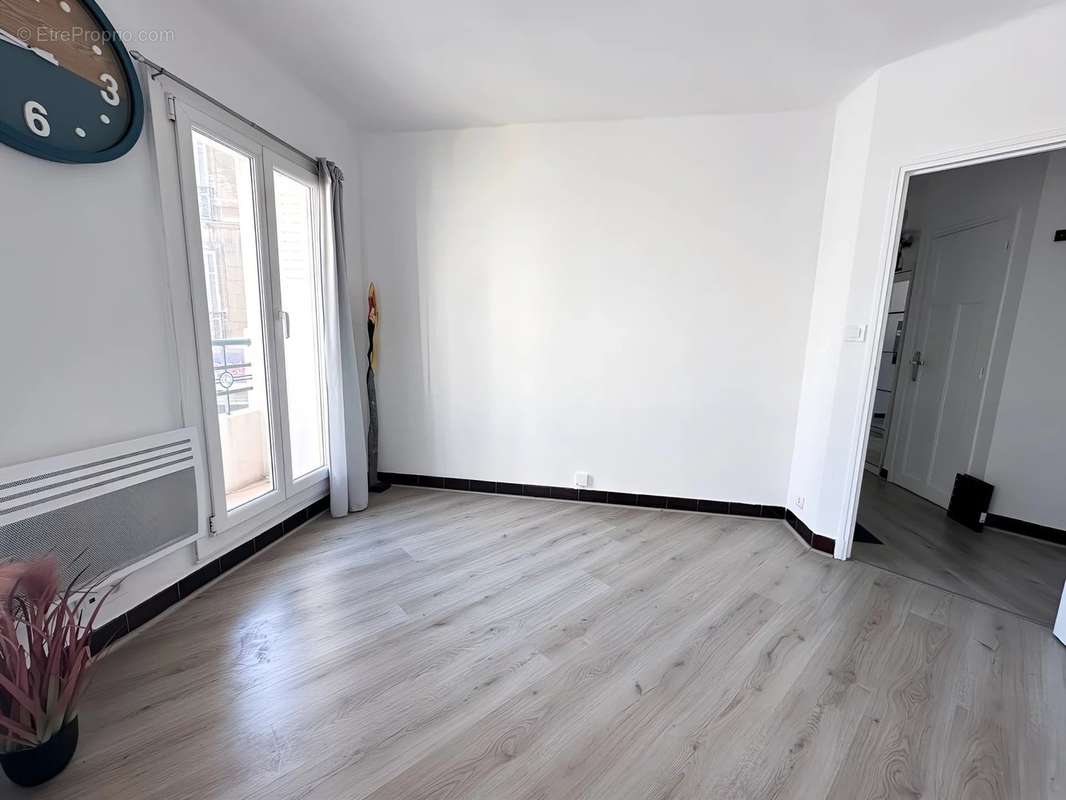 Appartement à MARSEILLE-5E