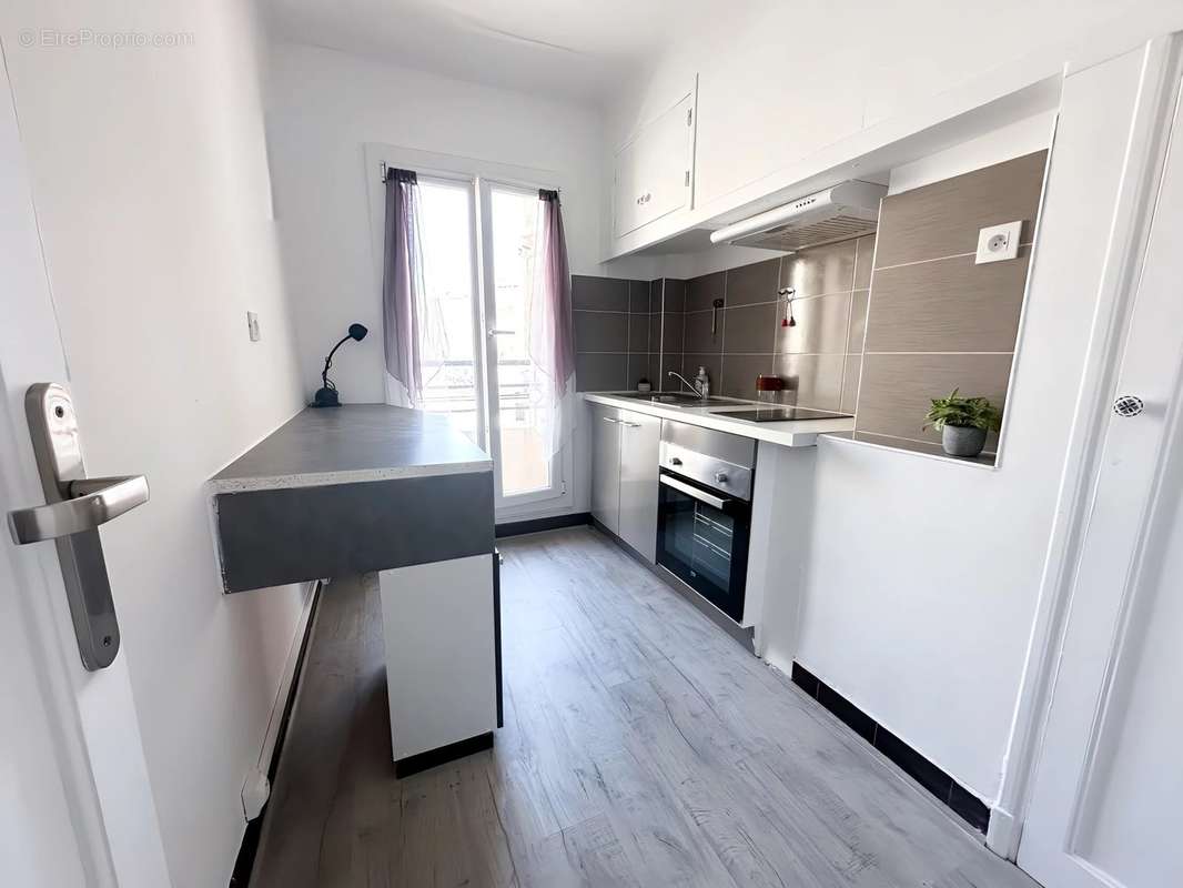 Appartement à MARSEILLE-5E