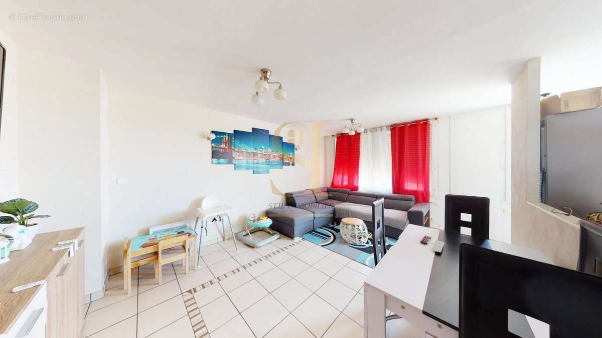 Appartement à CORBEIL-ESSONNES