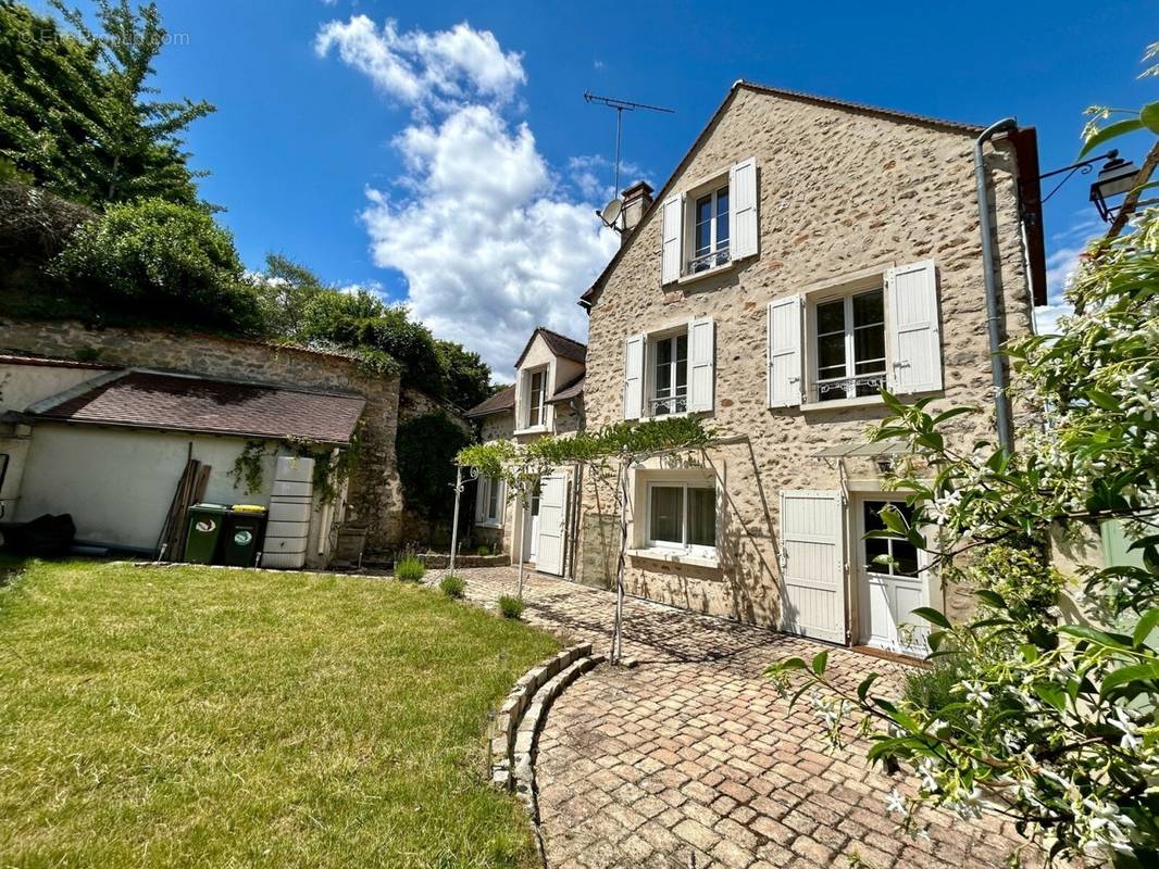 Maison à JANVILLE-SUR-JUINE