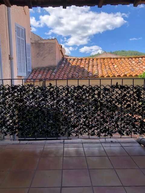 Appartement à ROQUEBRUNE-SUR-ARGENS