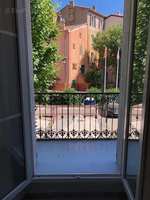 Appartement à ROQUEBRUNE-SUR-ARGENS