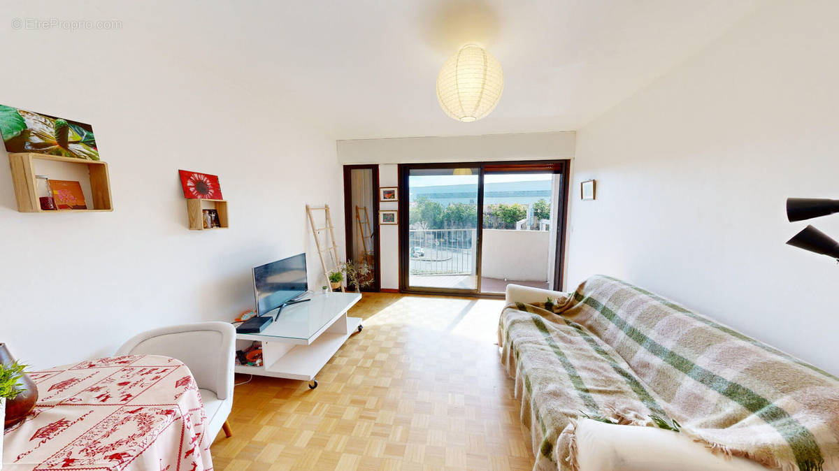 Appartement à MARSEILLE-10E