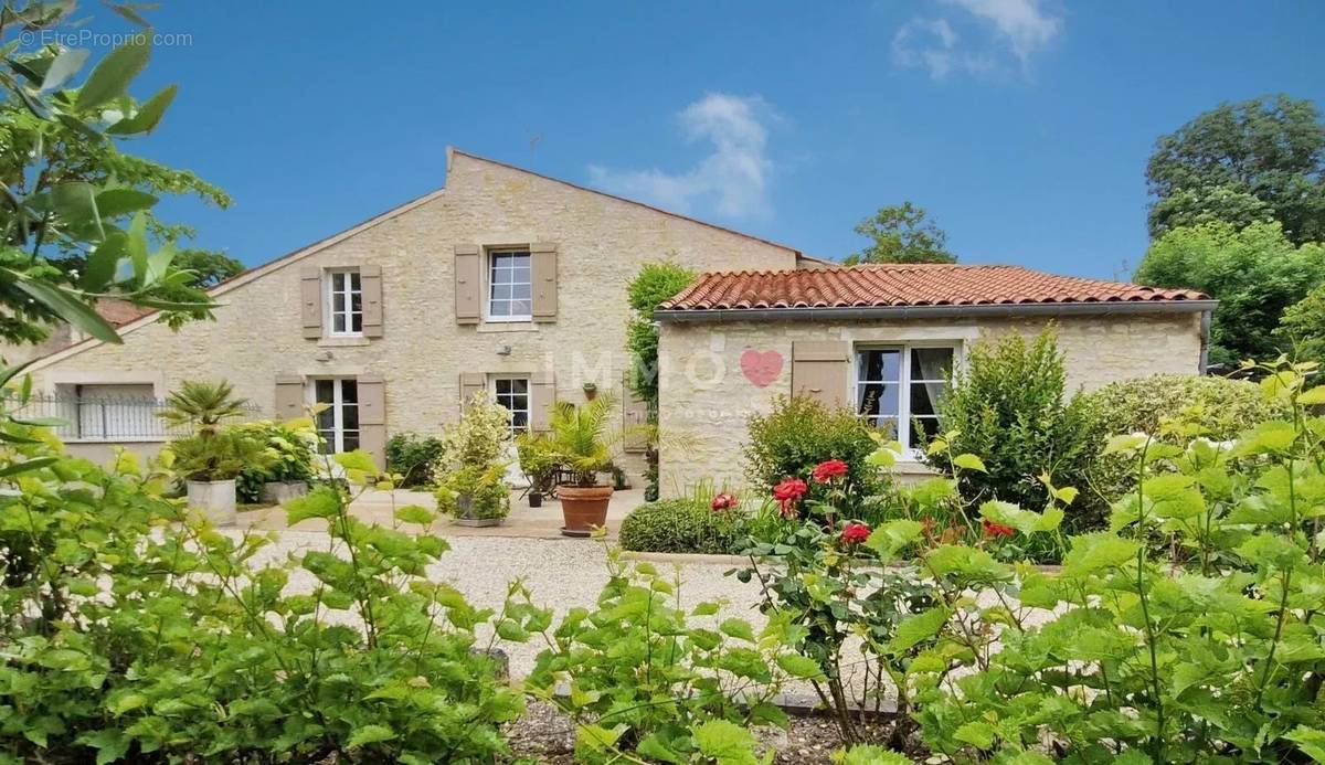 Maison à AIGREFEUILLE-D&#039;AUNIS