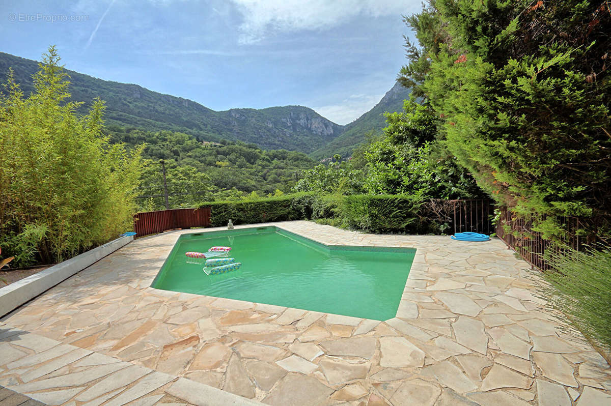 Maison à TOURRETTES-SUR-LOUP