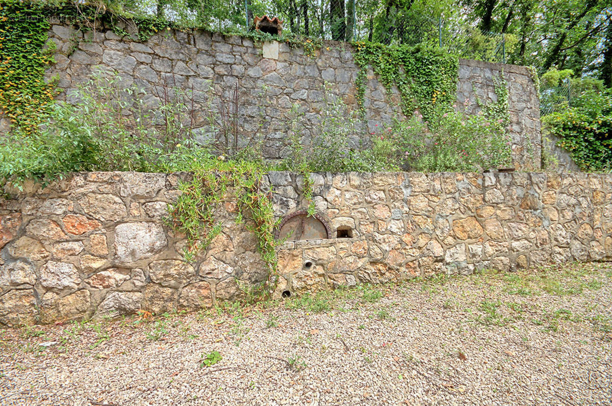 Maison à TOURRETTES-SUR-LOUP