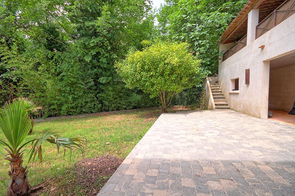 Maison à TOURRETTES-SUR-LOUP