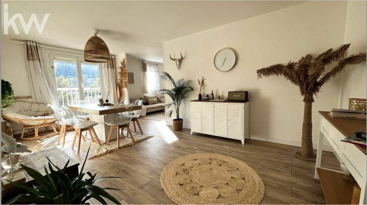 Appartement à HYERES