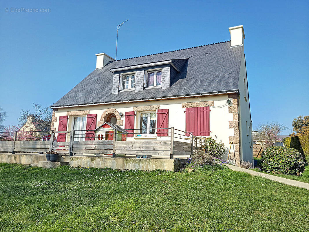 Maison à LE ROC-SAINT-ANDRE