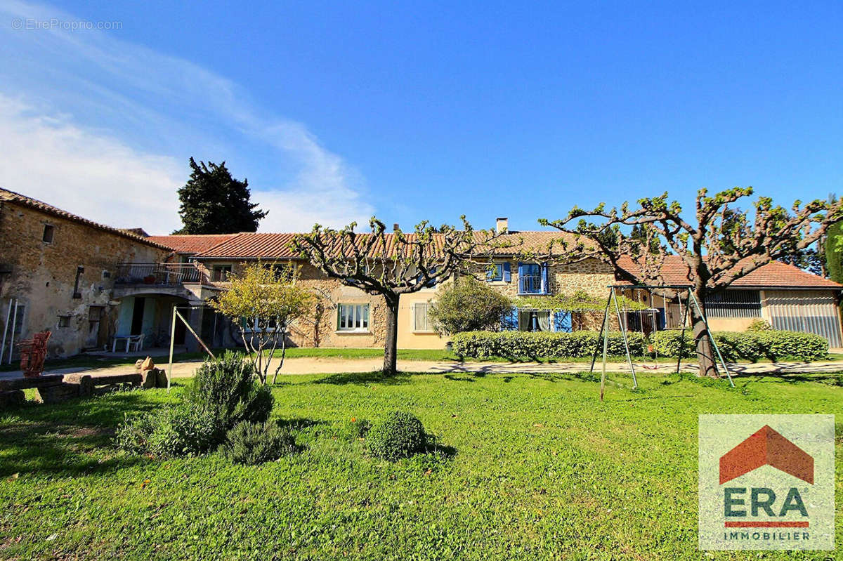 Maison à CAMARET-SUR-AIGUES