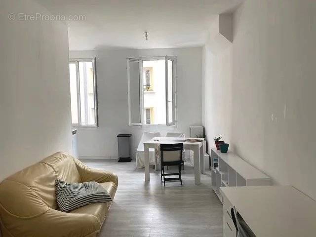 Appartement à MARSEILLE-4E