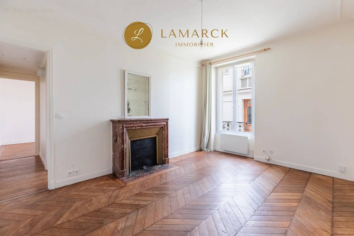 Appartement à PARIS-18E