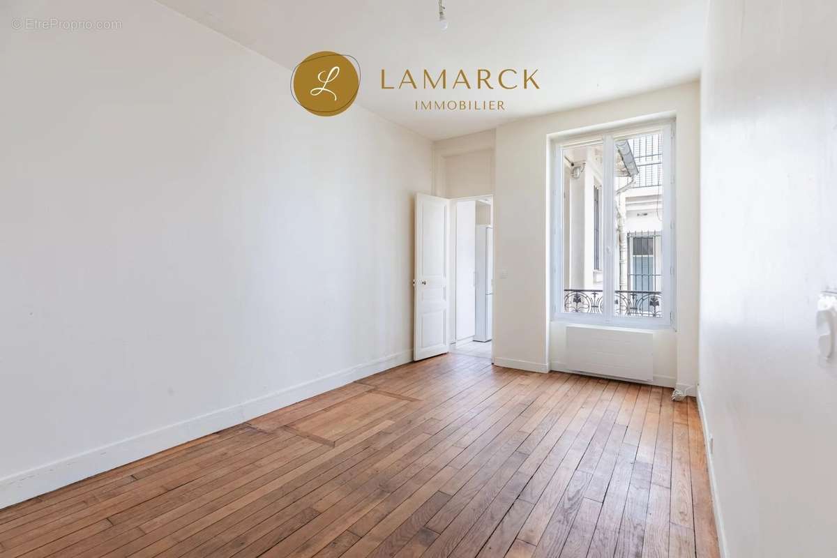 Appartement à PARIS-18E