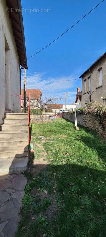 Maison à MONTLUCON