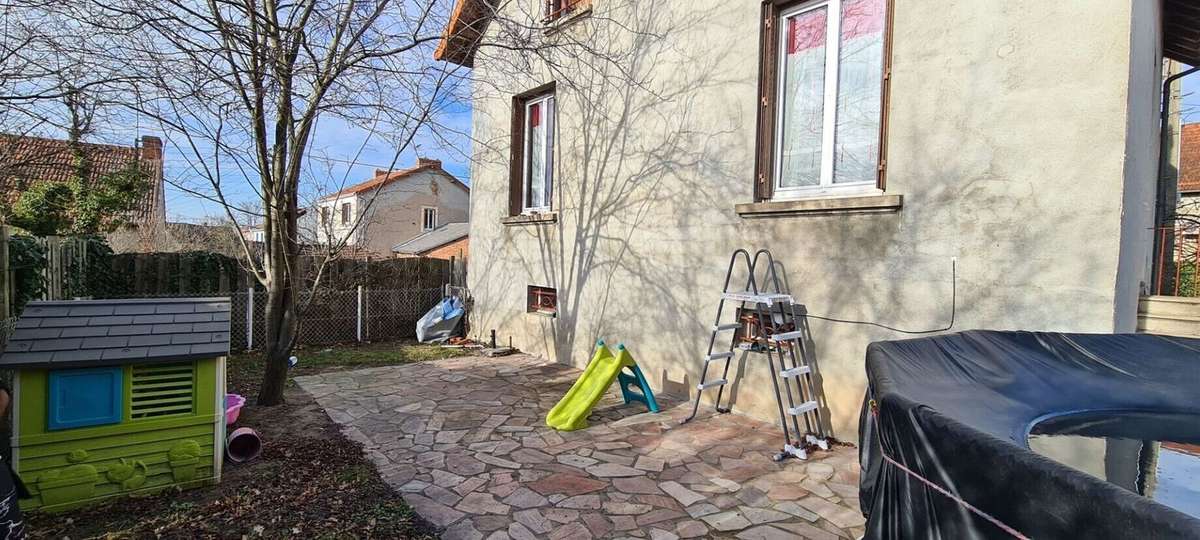 Maison à MONTLUCON