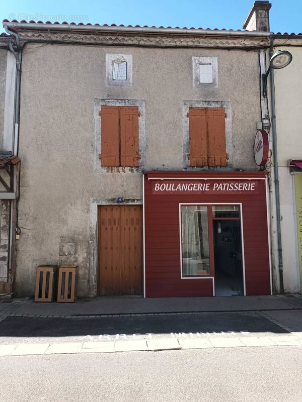 Maison à CHASSENEUIL-SUR-BONNIEURE