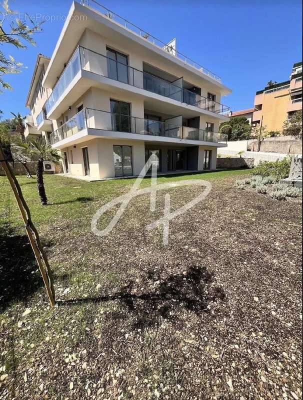 Appartement à ROQUEBRUNE-CAP-MARTIN