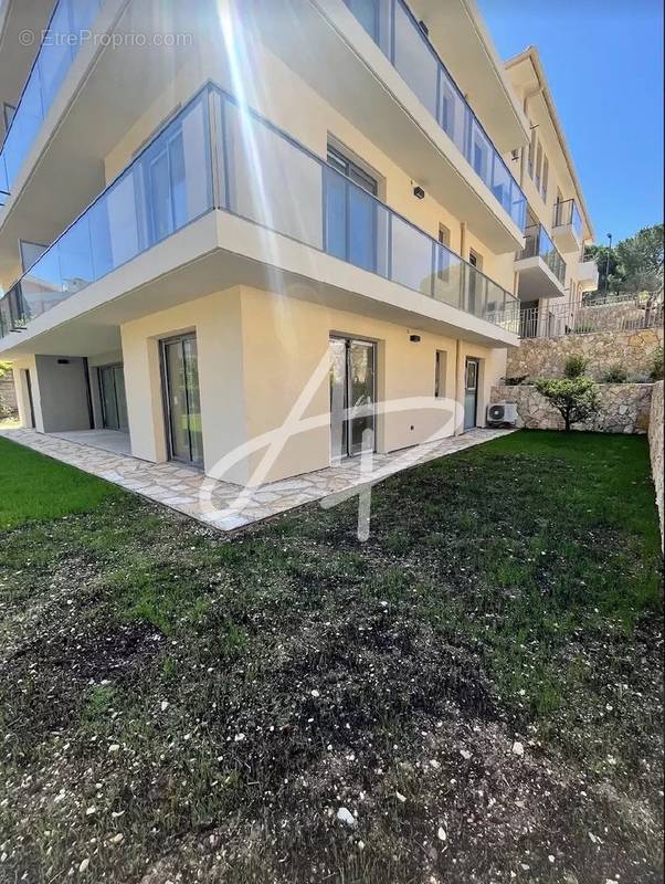 Appartement à ROQUEBRUNE-CAP-MARTIN