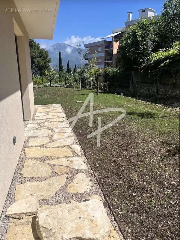 Appartement à ROQUEBRUNE-CAP-MARTIN