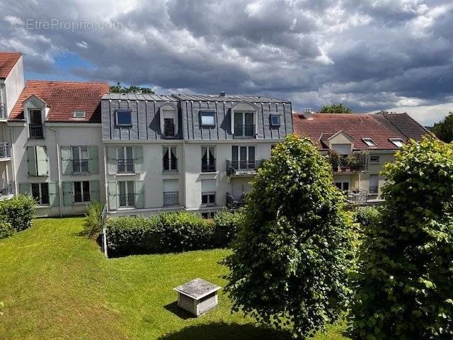 Appartement à HOUILLES