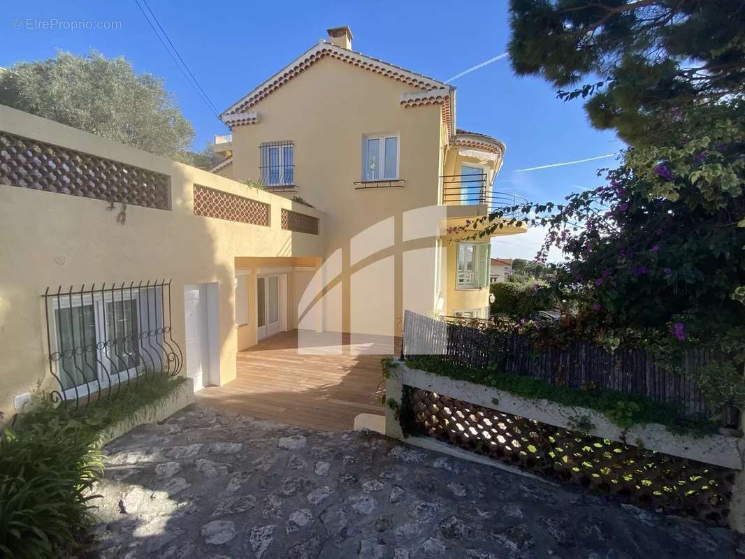 Appartement à VILLEFRANCHE-SUR-MER