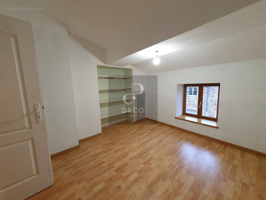 Appartement à SAINT-LAURENT-SUR-SAONE