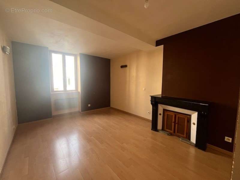 Appartement à SAINT-LAURENT-SUR-SAONE