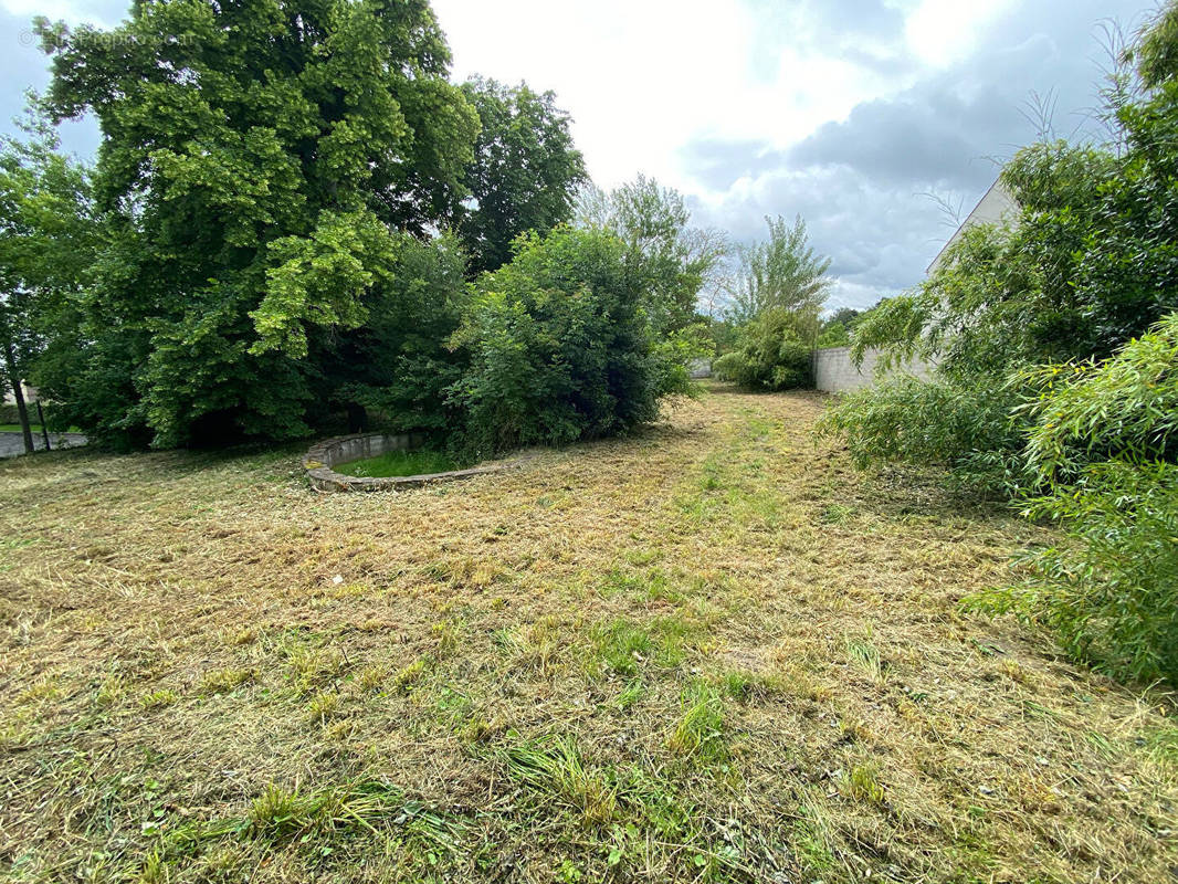 Terrain à NANTEUIL-LES-MEAUX