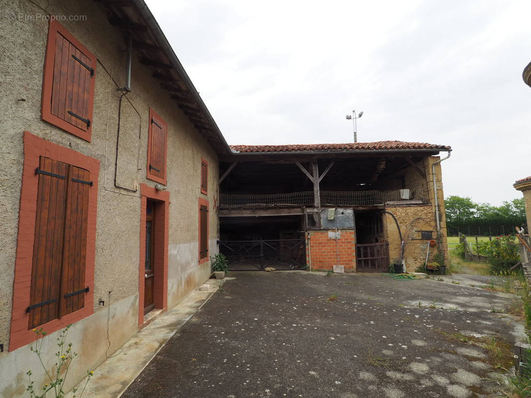 Maison à AURIGNAC