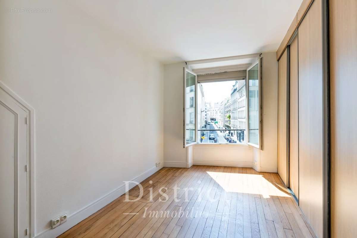 Appartement à PARIS-6E