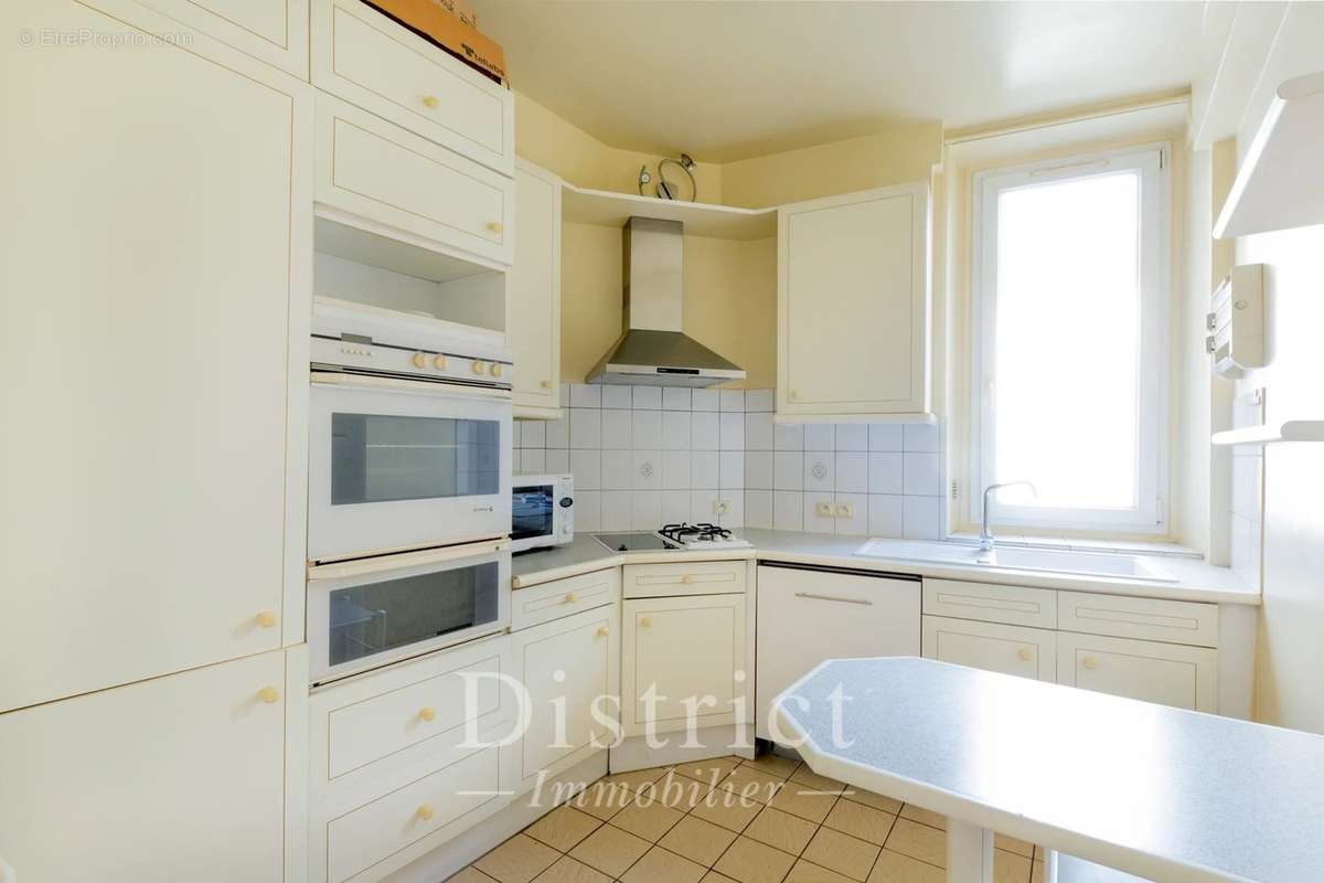 Appartement à PARIS-7E