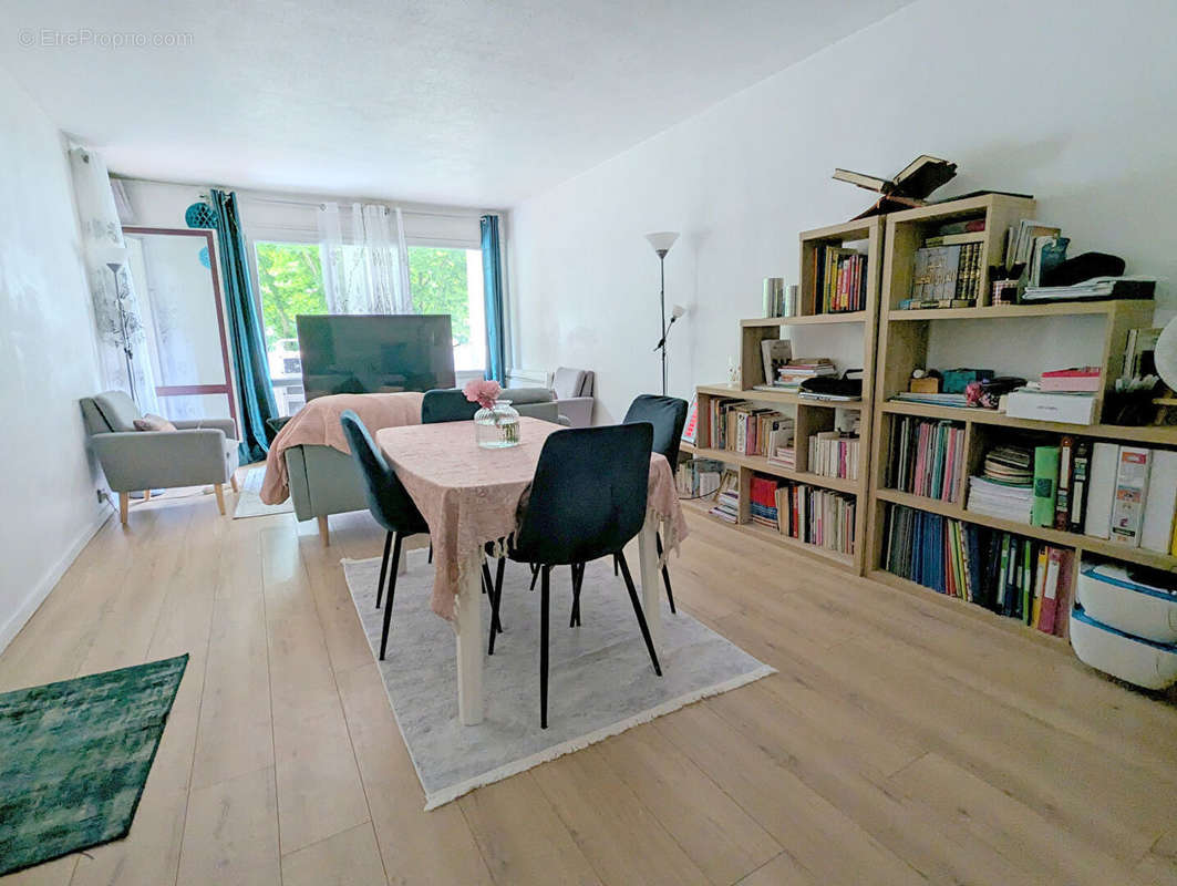 Appartement à MONTIGNY-LE-BRETONNEUX