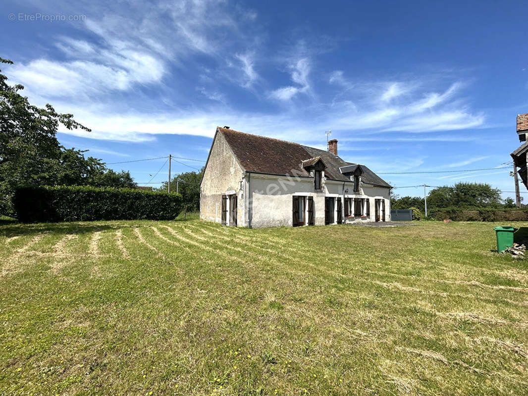 Maison à VICQ-SUR-NAHON