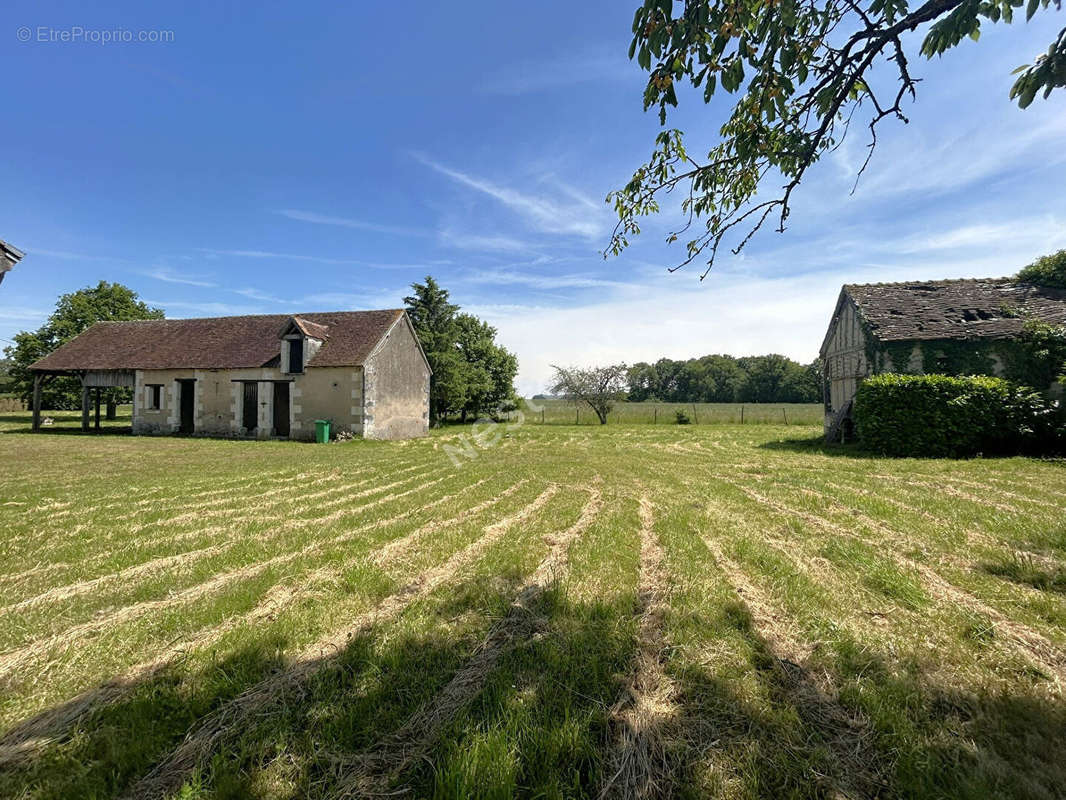 Maison à VICQ-SUR-NAHON