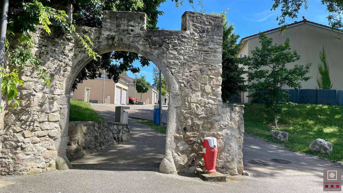 Maison à MILLERY