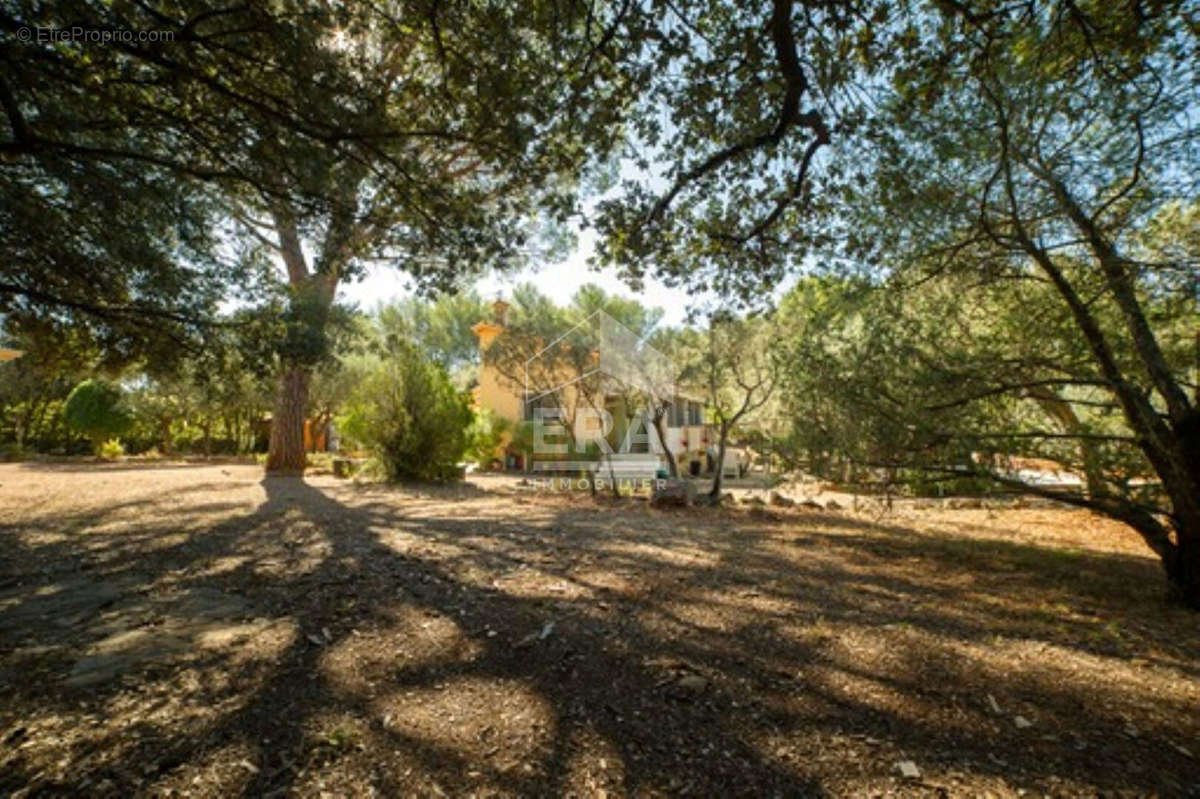 Maison à TRANS-EN-PROVENCE