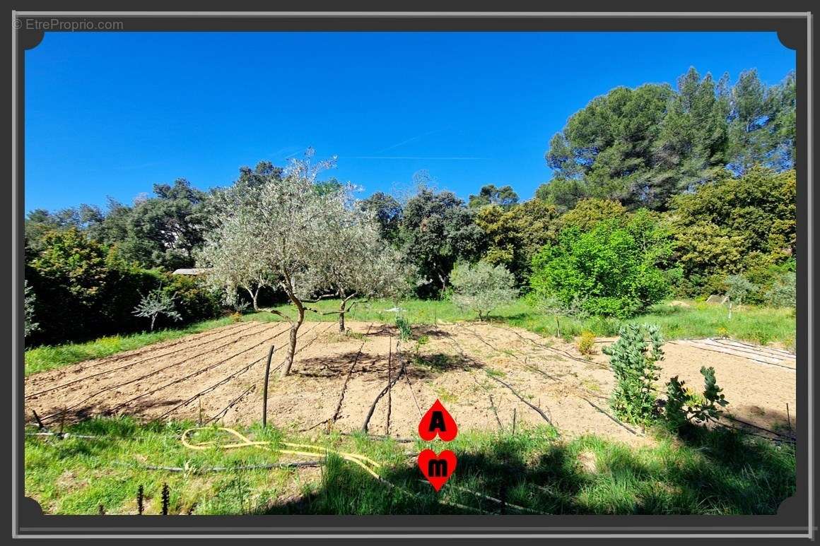 Terrain à AIX-EN-PROVENCE