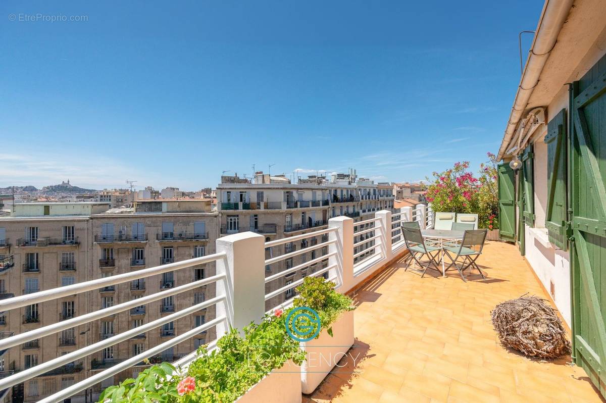 Appartement à MARSEILLE-4E