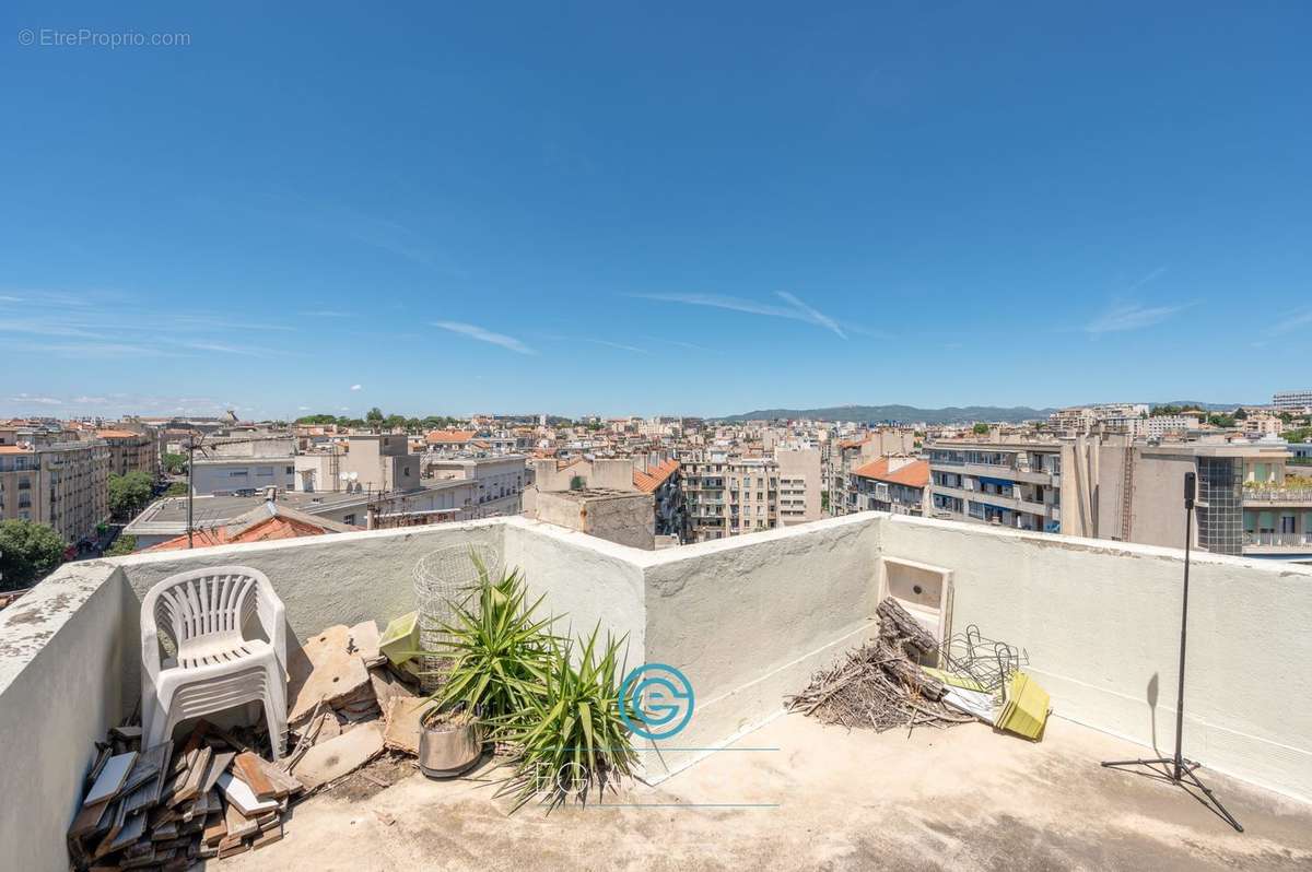 Appartement à MARSEILLE-4E