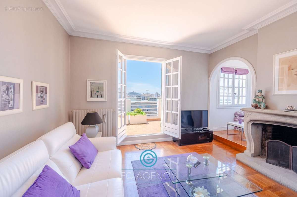 Appartement à MARSEILLE-4E