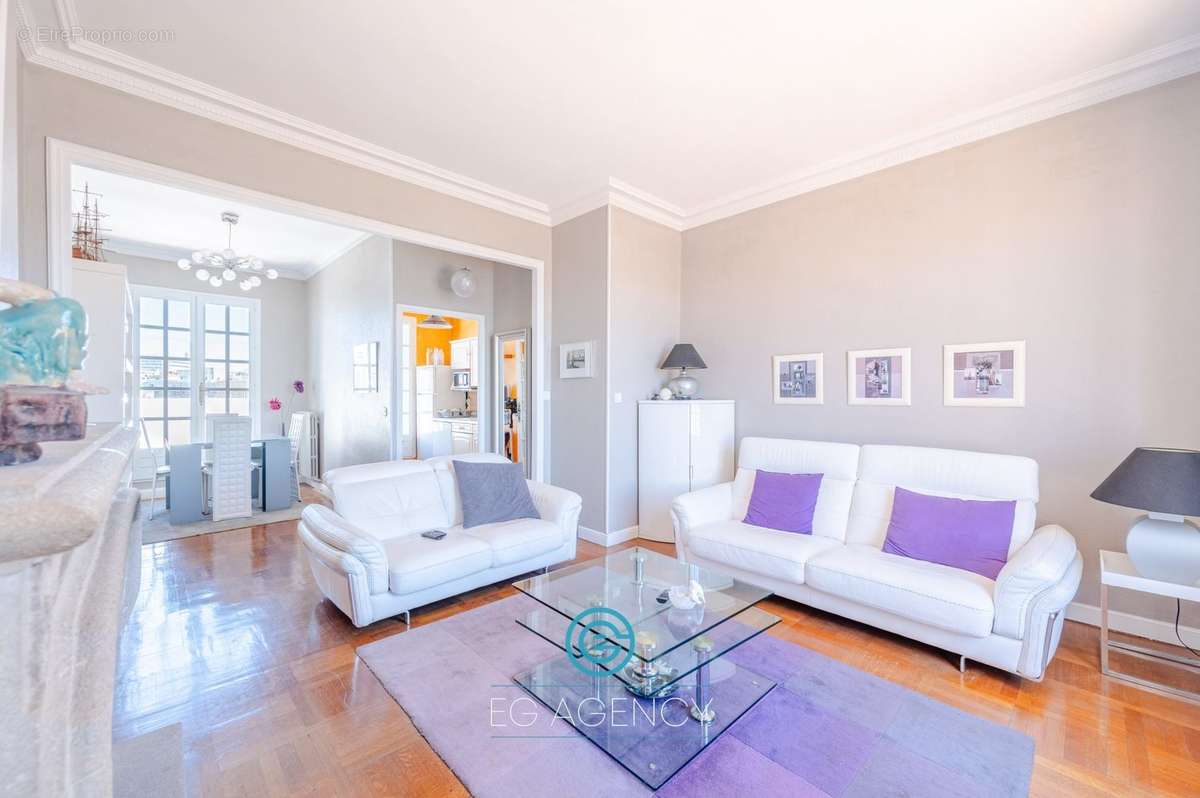 Appartement à MARSEILLE-4E