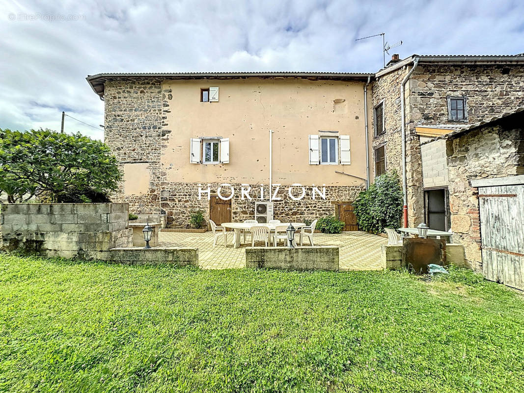 Maison à SAINT-DIDIER-SUR-BEAUJEU