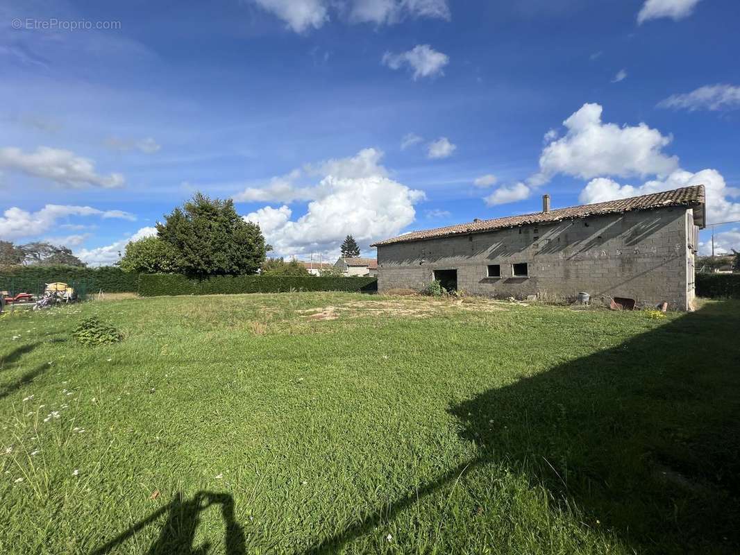 Maison à COUTRAS