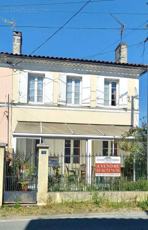 Maison à SAINT-ESTEPHE