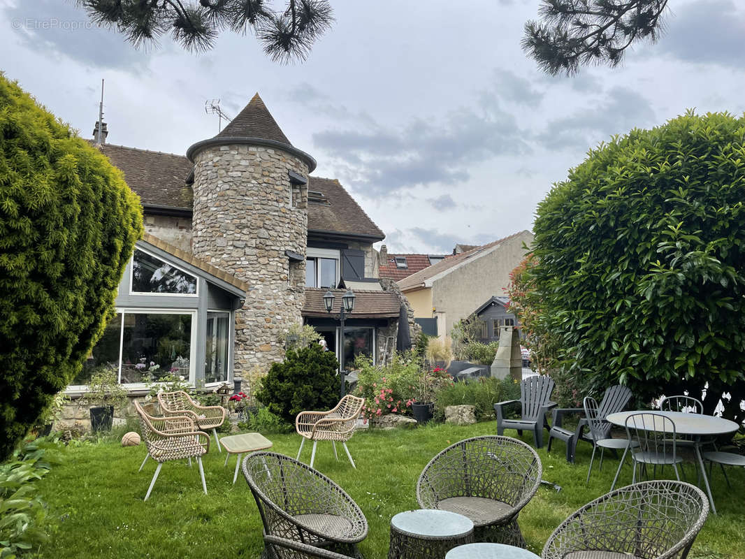 Maison à PONTOISE